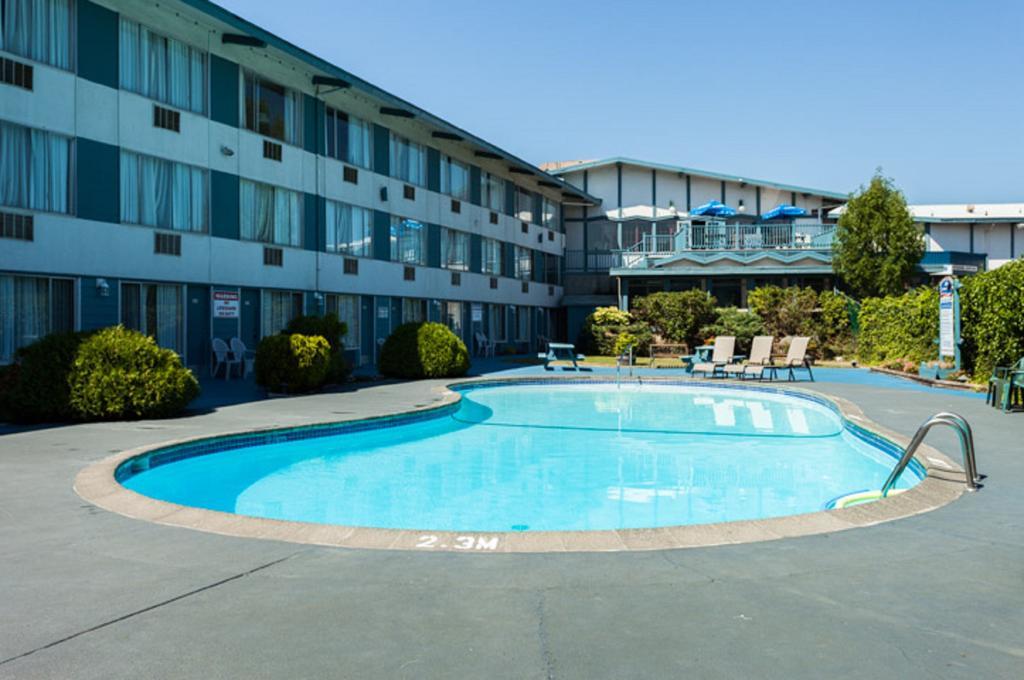 Howard Johnson By Wyndham Nanaimo Harbourside 외부 사진