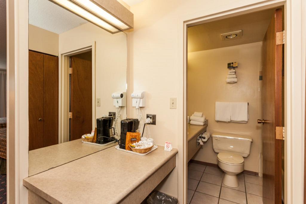 Howard Johnson By Wyndham Nanaimo Harbourside 객실 사진