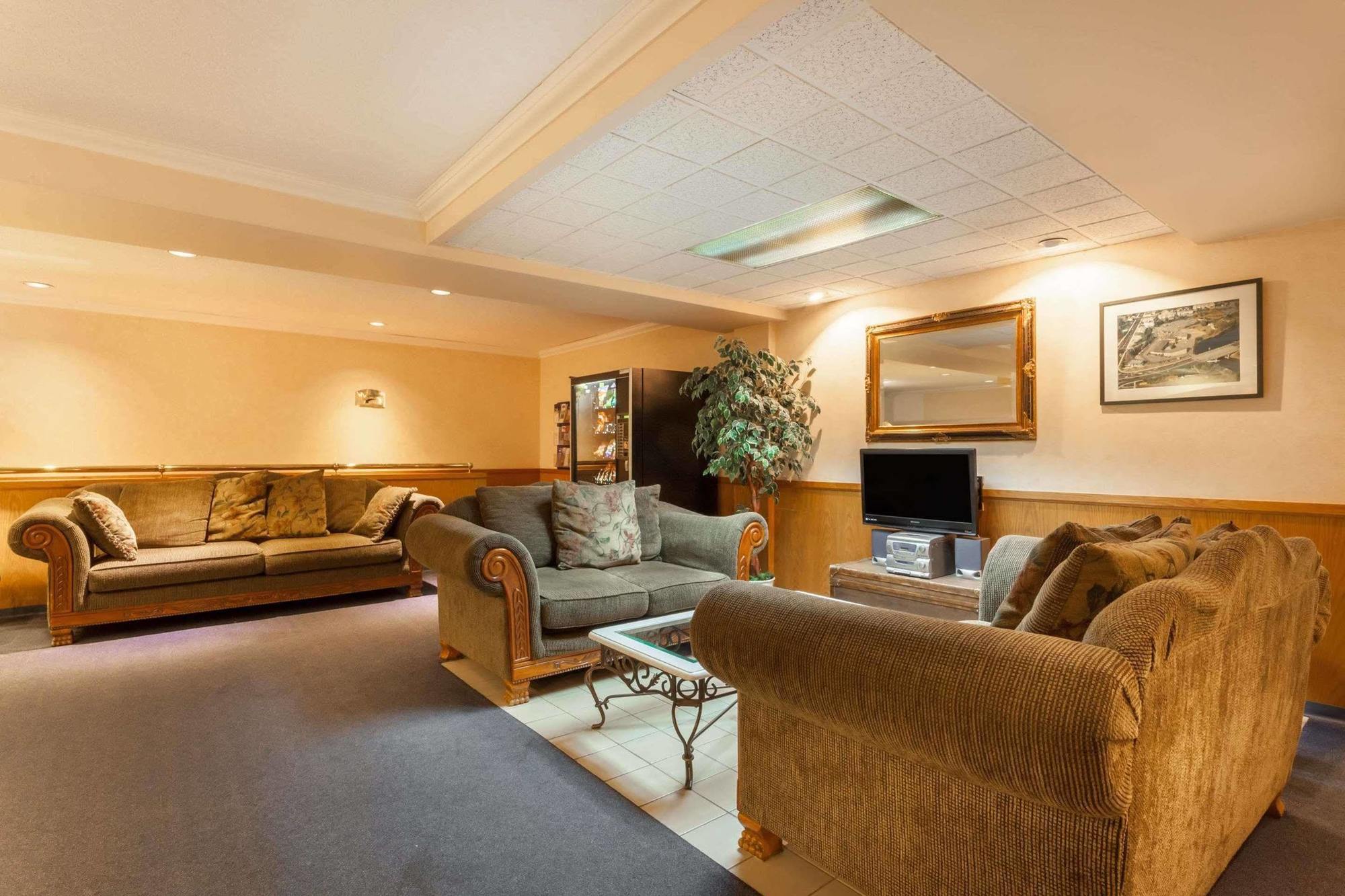Howard Johnson By Wyndham Nanaimo Harbourside 외부 사진