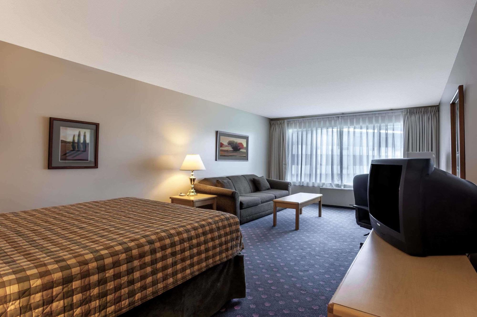 Howard Johnson By Wyndham Nanaimo Harbourside 외부 사진