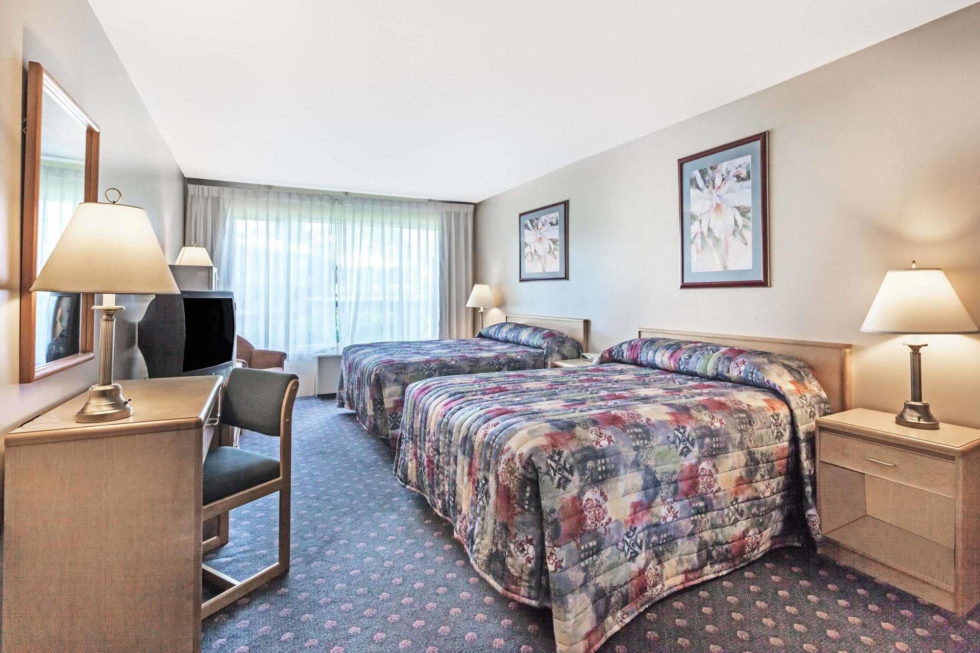 Howard Johnson By Wyndham Nanaimo Harbourside 외부 사진