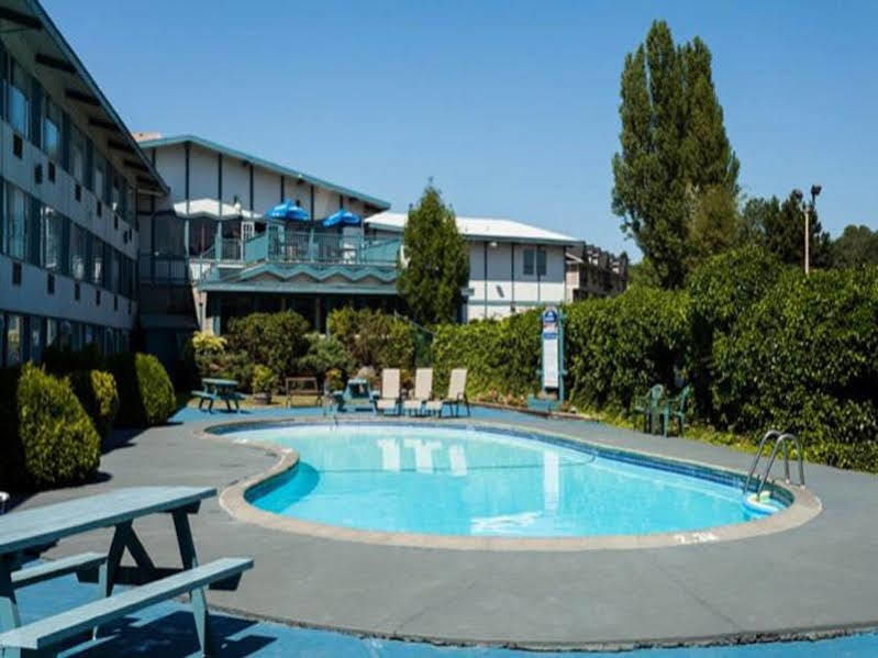 Howard Johnson By Wyndham Nanaimo Harbourside 외부 사진