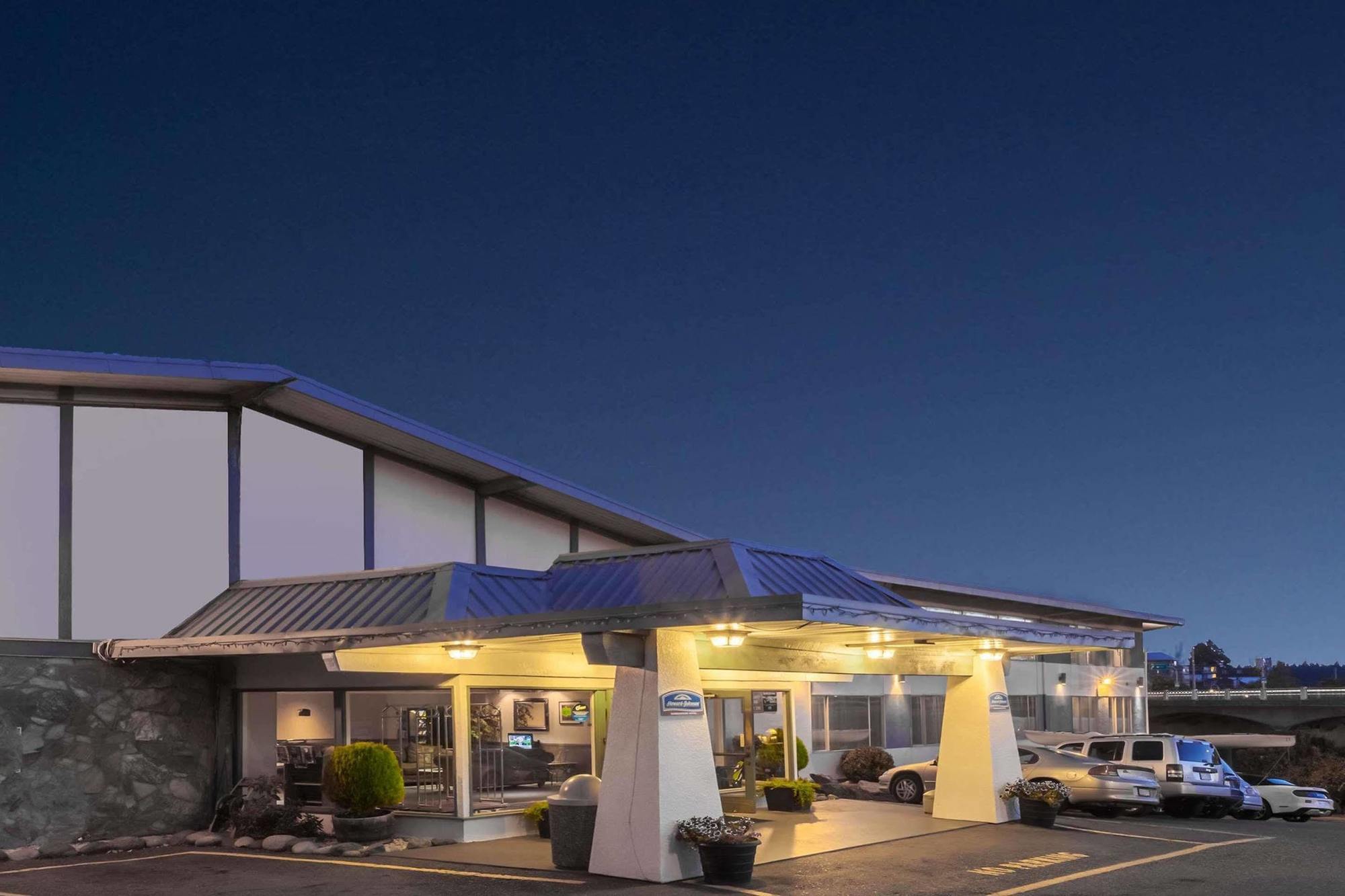 Howard Johnson By Wyndham Nanaimo Harbourside 외부 사진