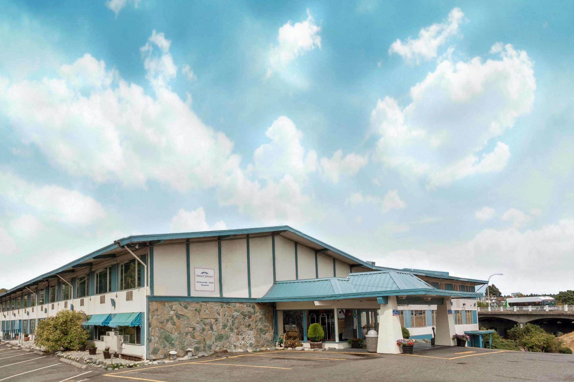 Howard Johnson By Wyndham Nanaimo Harbourside 외부 사진